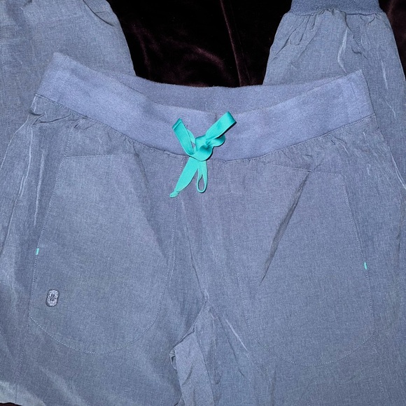 Figs Big Sky FION e.a.c. Zamora Scrub Joggers - Picture 5 of 10